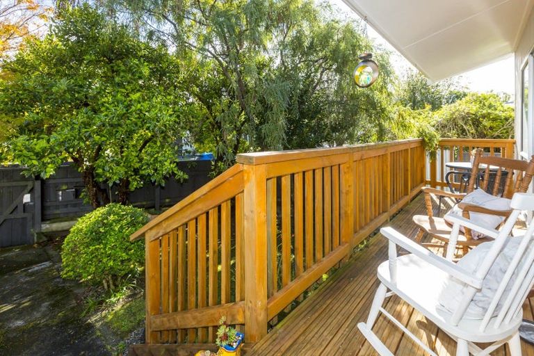 Photo of property in 11 Beryl Grove, Birchville, Upper Hutt, 5018