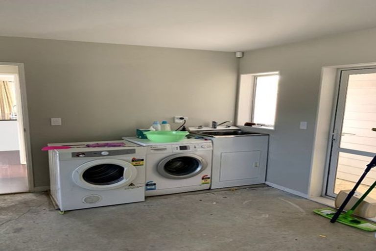 Photo of property in 386a East Coast Road, Sunnynook, Auckland, 0630