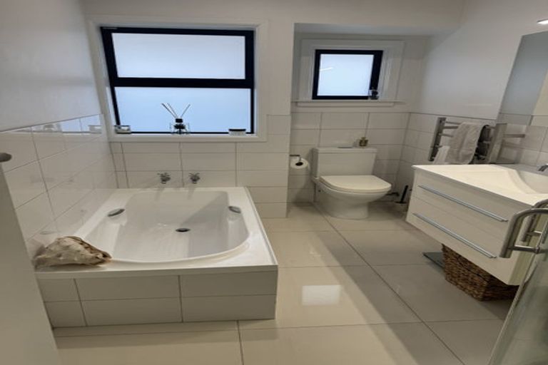 Photo of property in 2/68 Browns Road, St Albans, Christchurch, 8014