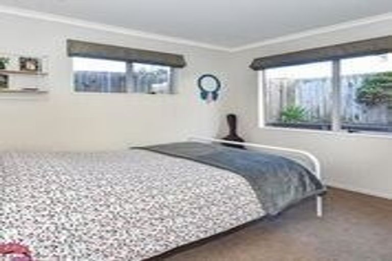 Photo of property in 9a Crispe Road, Clarks Beach, 2122