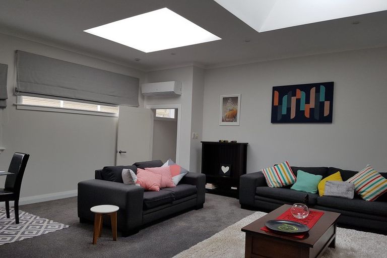 Photo of property in 17 Garfield Street, Brooklyn, Wellington, 6021