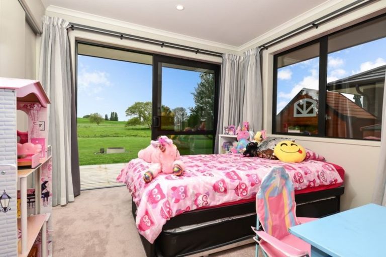 Photo of property in 18 Smith Road, Horsham Downs, Hamilton, 3281