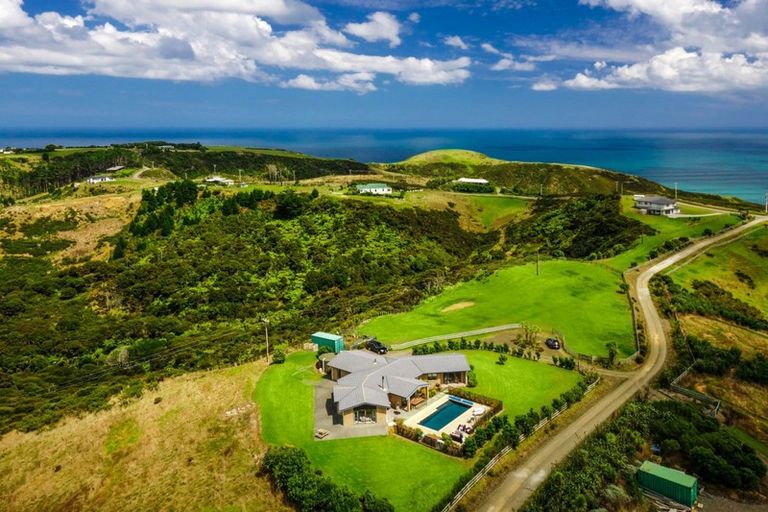 Photo of property in 113a Constable Road, Muriwai, Waimauku, 0881