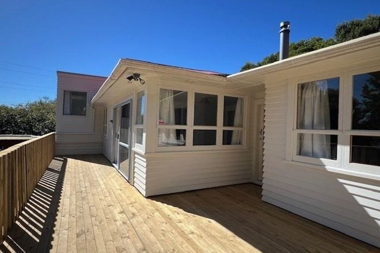 Photo of property in 23 Red Hills Road, Massey, Auckland, 0614