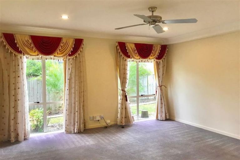 Photo of property in 20 Cherrywood Crescent, Northpark, Auckland, 2013
