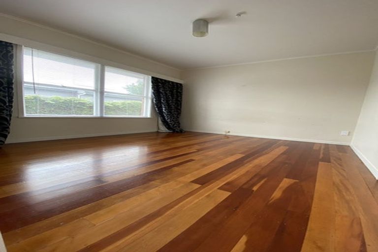 Photo of property in 2/43 Shakespeare Road, Milford, Auckland, 0620