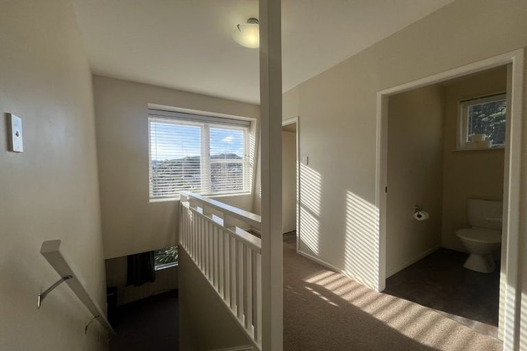 Photo of property in 82 Moeraki Road, Maoribank, Upper Hutt, 5018