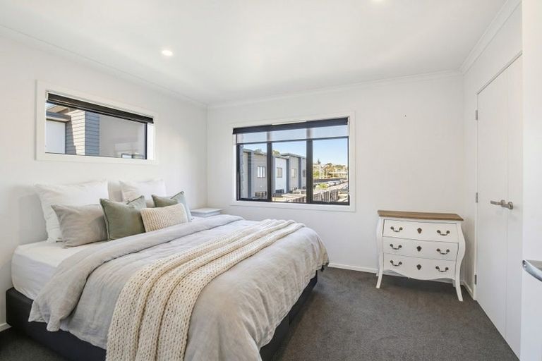 Photo of property in 23/9 Surrey Street, Tawa, Wellington, 5028