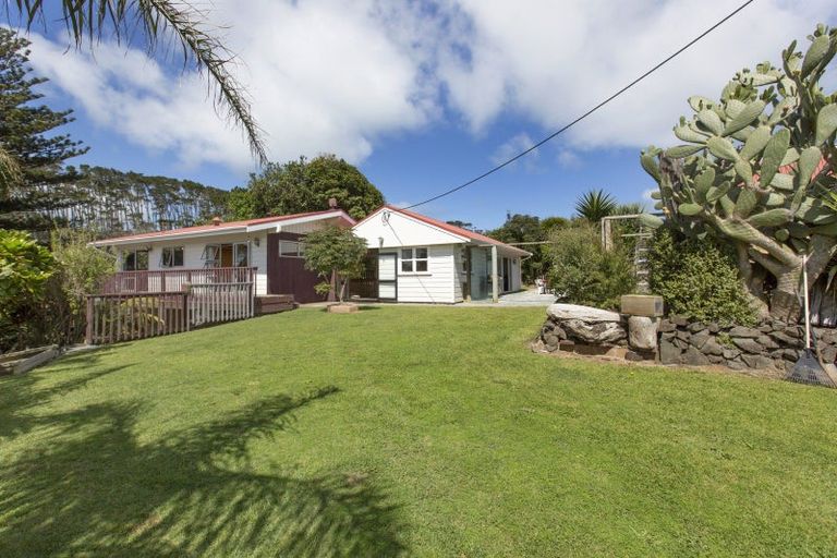 Photo of property in 476 Rehutai Road, Baylys Beach, Dargaville, 0377