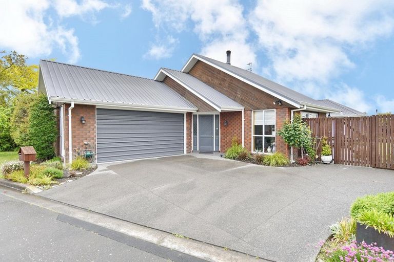 Photo of property in 15 Autumn Place, Mairehau, Christchurch, 8052