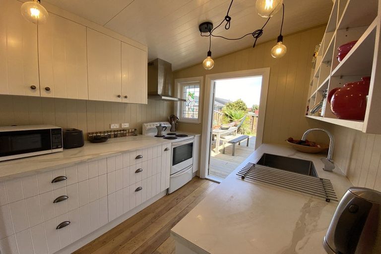 Photo of property in 19 Toi Street, Otaki Beach, Otaki, 5512