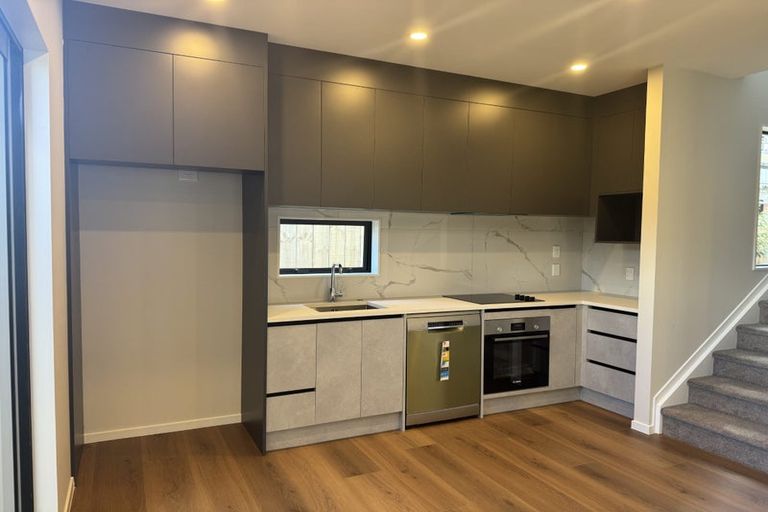 Photo of property in 14e Serjeant Street, Henderson, Auckland, 0612