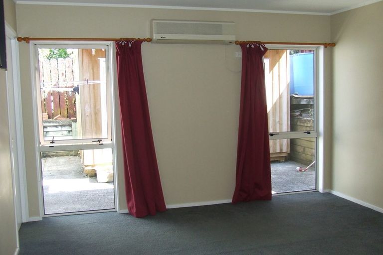 Photo of property in 7 Coupland Court, Glendene, Auckland, 0602