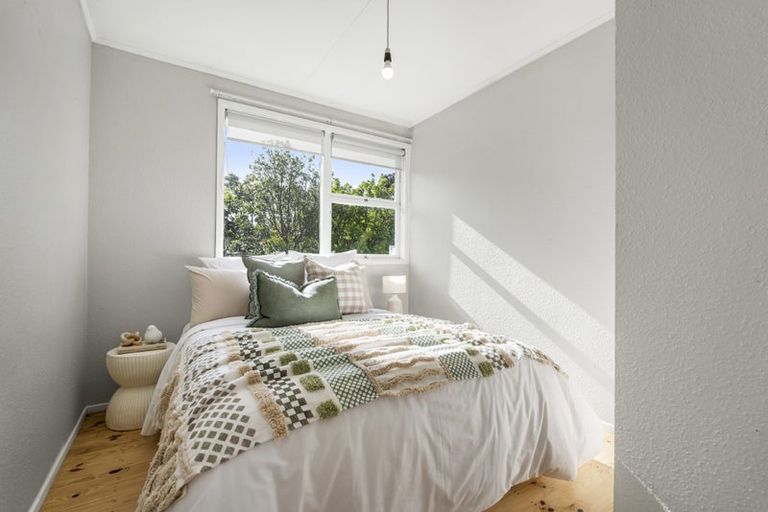 Photo of property in 897 East Coast Road, Northcross, Auckland, 0632