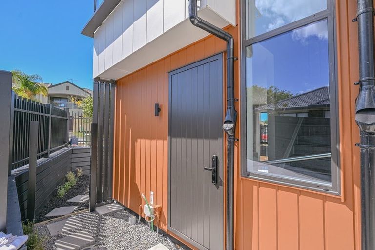 Photo of property in 89b Whitford Road, Botany Downs, 2014