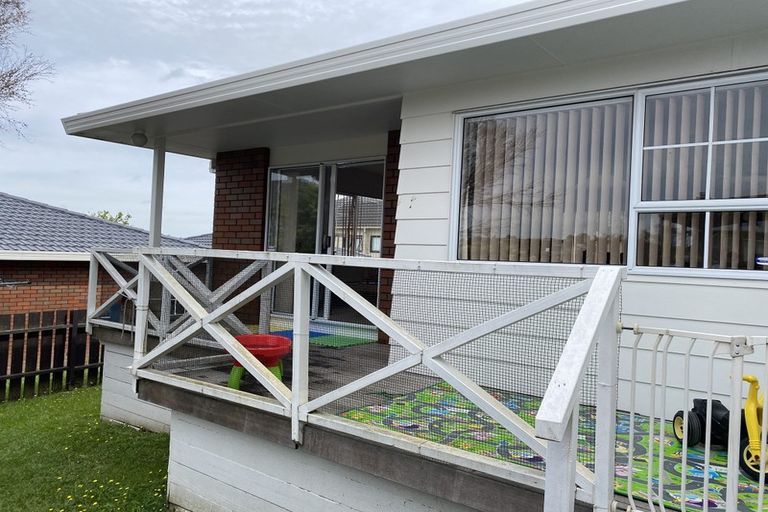 Photo of property in 1/71 Browns Bay Road, Browns Bay, Auckland, 0630