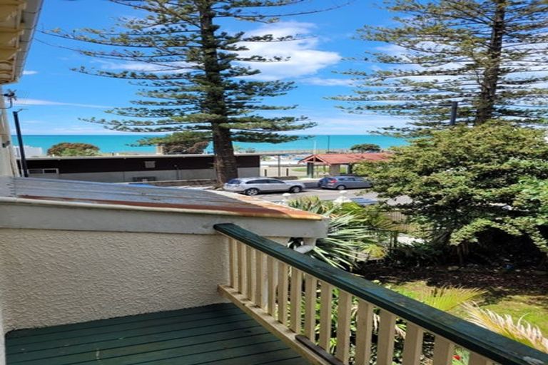 Photo of property in 29 Marine Parade, Bluff Hill, Napier, 4110