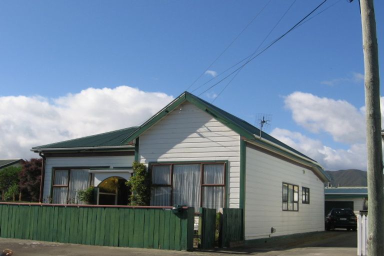 Photo of property in 32 Aurora Street, Petone, Lower Hutt, 5012