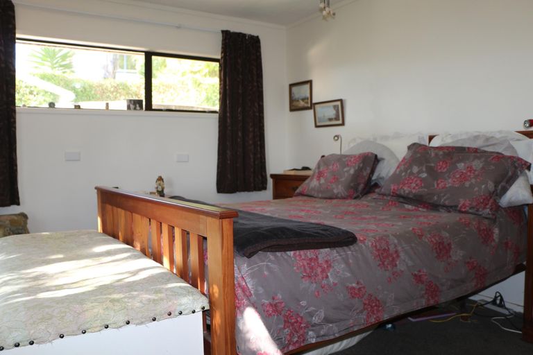 Photo of property in 54 Stratford Drive, Cable Bay, 0420