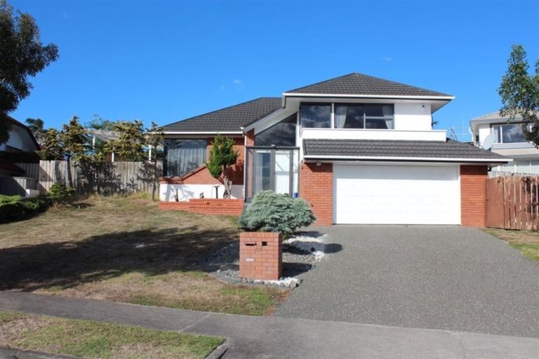 Photo of property in 32 Currell Way, Somerville, Auckland, 2014