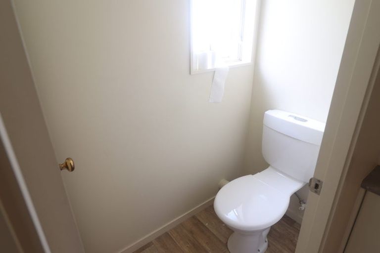 Photo of property in 6 Silkwood Grove, Totara Heights, Auckland, 2105