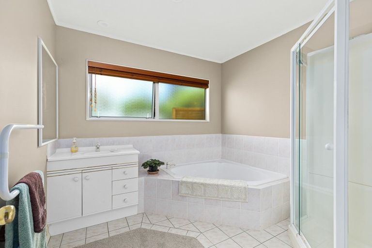 Photo of property in 55 Kath Hopper Drive, Orewa, 0931