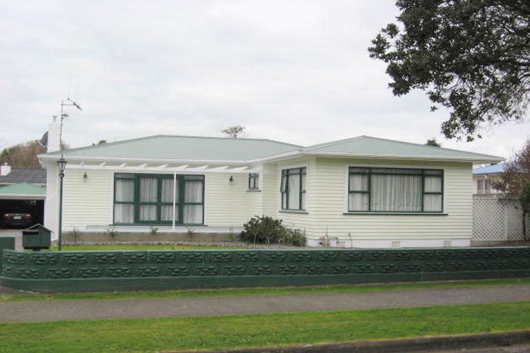 Photo of property in 10 Kings Drive, Levin, 5510
