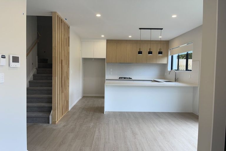 Photo of property in 30a Lowtherhurst Road, Massey, Auckland, 0614