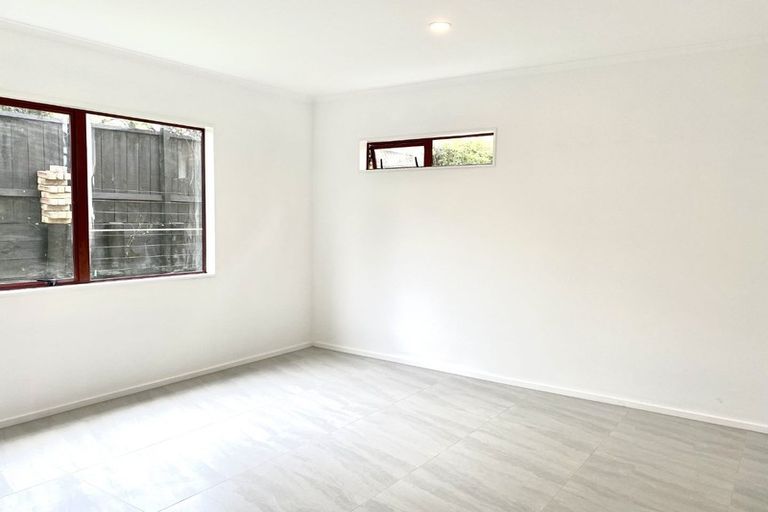 Photo of property in 1/31 Roanoke Way, Albany, Auckland, 0632