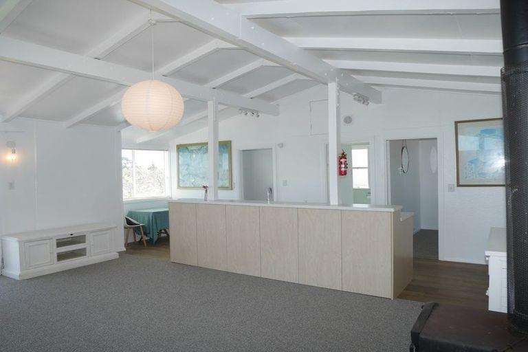 Photo of property in 25 Hemara Street, Waikanae Beach, Waikanae, 5036