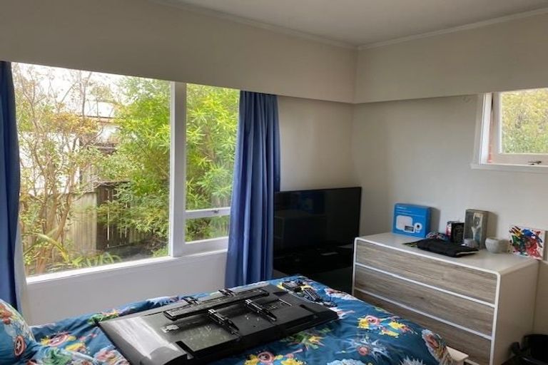 Photo of property in 679 East Coast Road, Browns Bay, Auckland, 0630