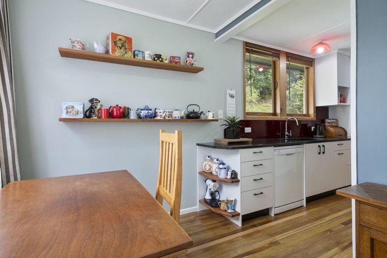 Photo of property in 104 Pinehaven Road, Pinehaven, Upper Hutt, 5019