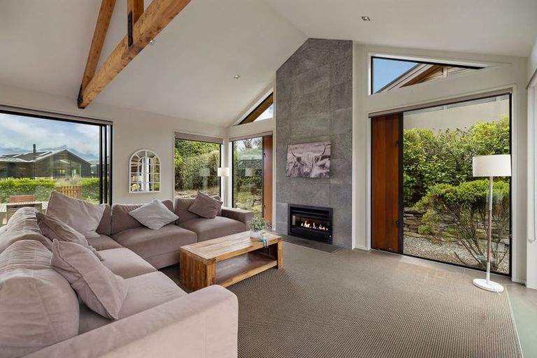 Photo of property in 5 Glengarry Court, Jacks Point, Queenstown, 9371