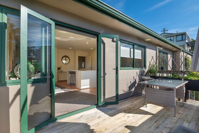 Photo of property in 2/60 Arran Road, Browns Bay, Auckland, 0630