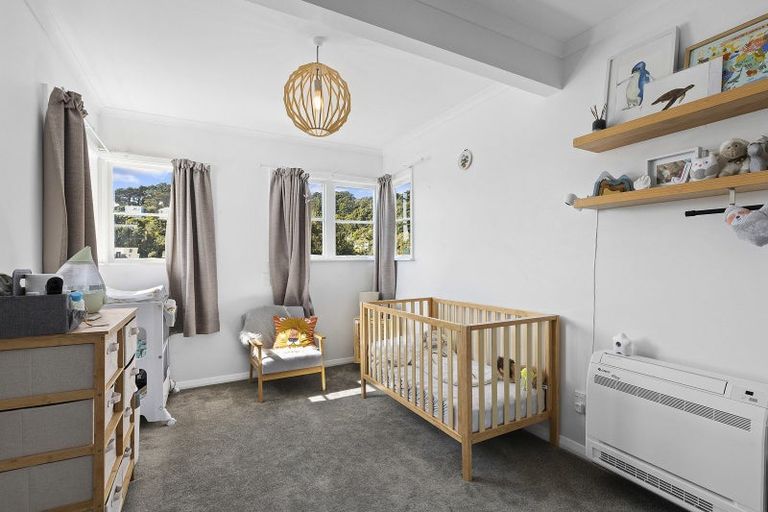 Photo of property in 14 Leveson Street, Strathmore Park, Wellington, 6022