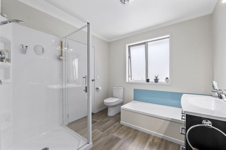 Photo of property in 2 Wentworth Lane, Waiwhakaiho, New Plymouth, 4312