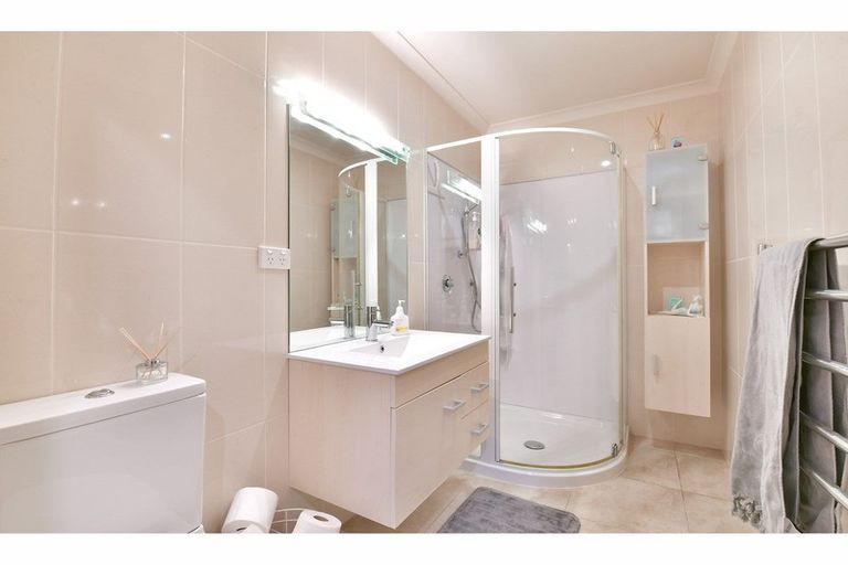 Photo of property in 92b Scott Road, Stanmore Bay, Whangaparaoa, 0932