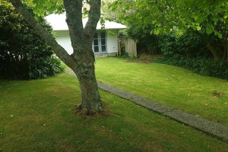 Photo of property in 6 Norfolk Street, Northland, Wellington, 6012