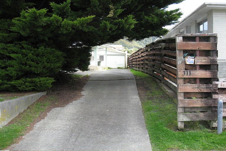 Photo of property in 311 Wellington Road, Wainuiomata, Lower Hutt, 5014