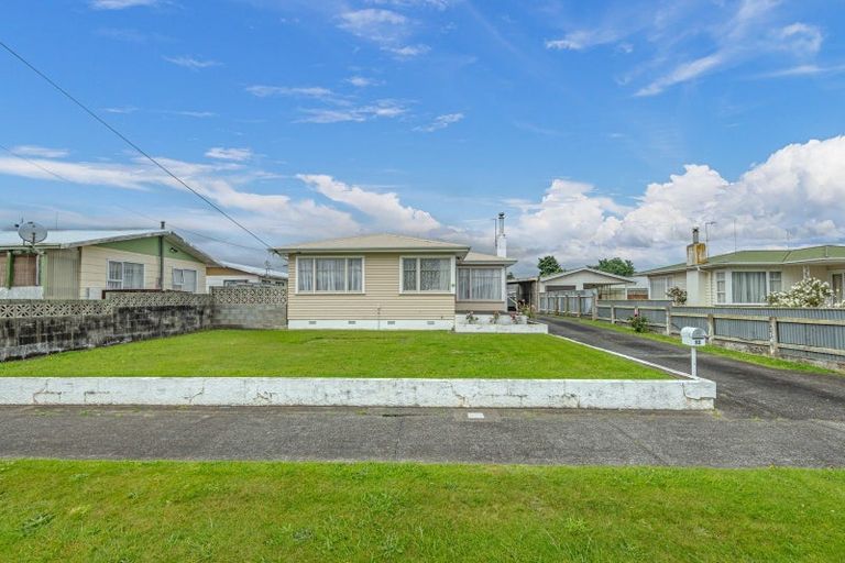 Photo of property in 12 Marriner Street, Highbury, Palmerston North, 4412