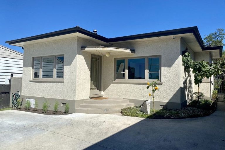 Photo of property in 6 Chaucer Road, Hospital Hill, Napier, 4110