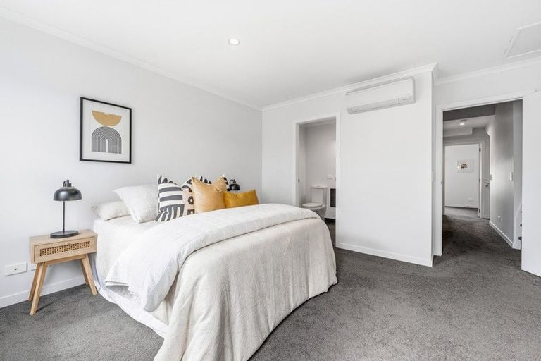 Photo of property in 10 Alexander Willis Crescent, Hobsonville, Auckland, 0616