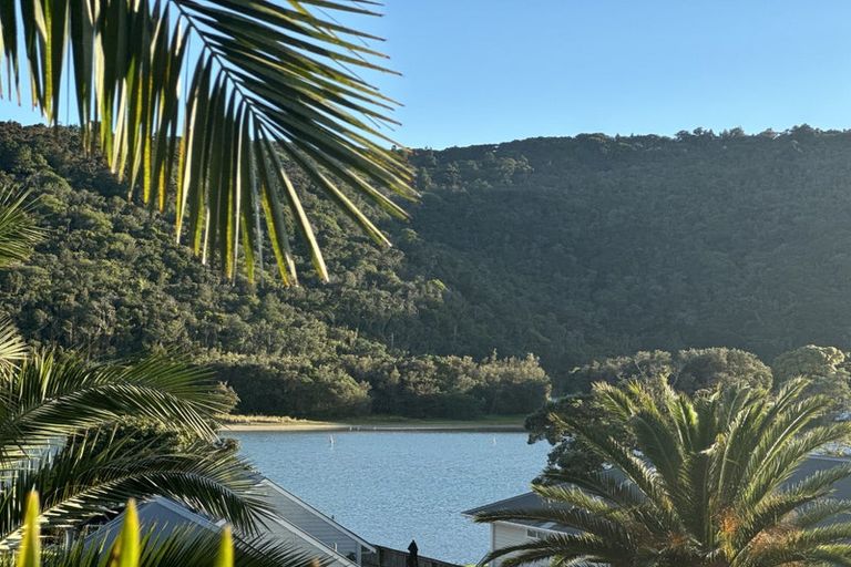 Photo of property in 15 Waiwera Road, Waiwera, Orewa, 0994