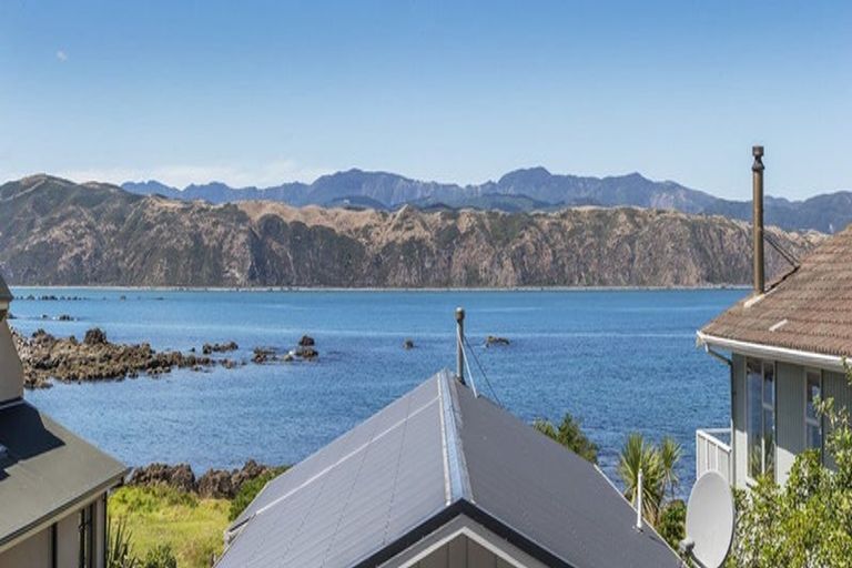 Photo of property in 111a Breaker Bay Road, Breaker Bay, Wellington, 6022