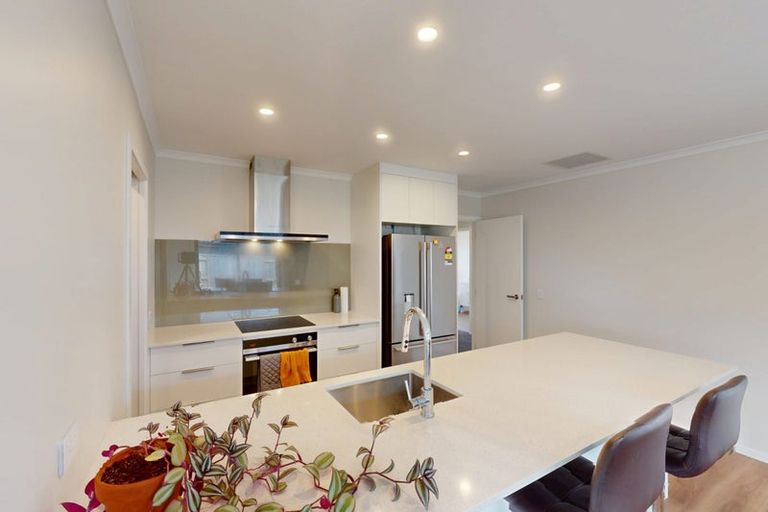 Photo of property in 40 Atlantic Drive, Fitzherbert, Palmerston North, 4410