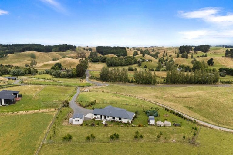 Photo of property in 29 Fry Road, Halcombe, Feilding, 4777
