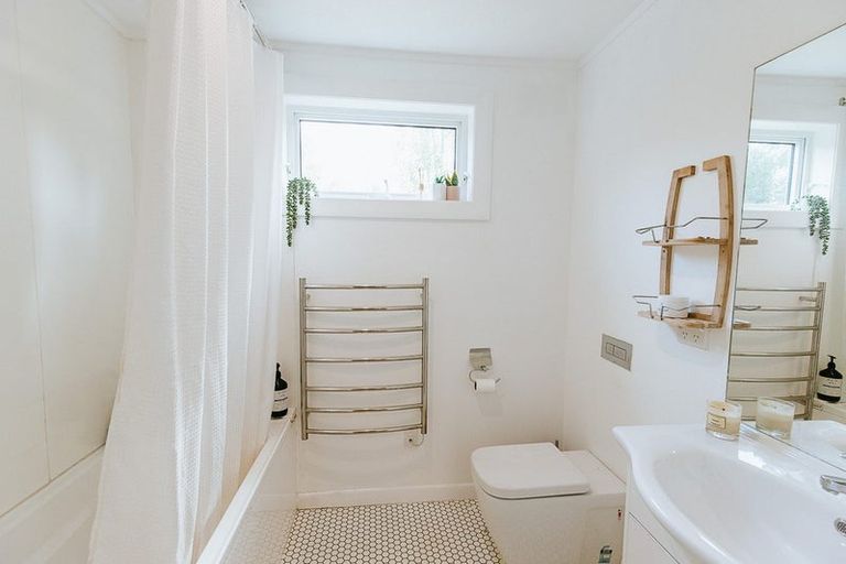 Photo of property in 2 Wineberry Lane, Wanaka, 9305