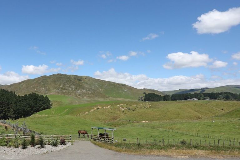 Photo of property in 50 Highland View Drive, Tokomaru, Palmerston North, 4474