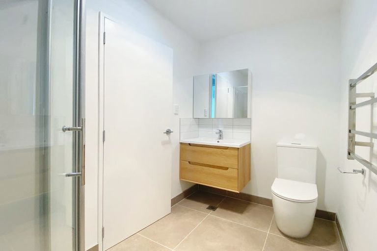 Photo of property in 34 Sinton Road, Hobsonville, Auckland, 0618