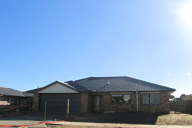 Photo of property in 4 Gandalf Crescent, Paraparaumu, 5032